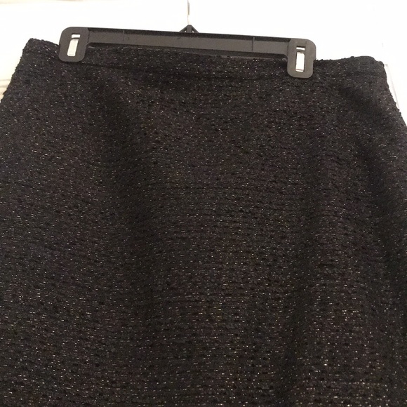 Albert Nipon black and gold tweed skirt - Picture 2 of 4